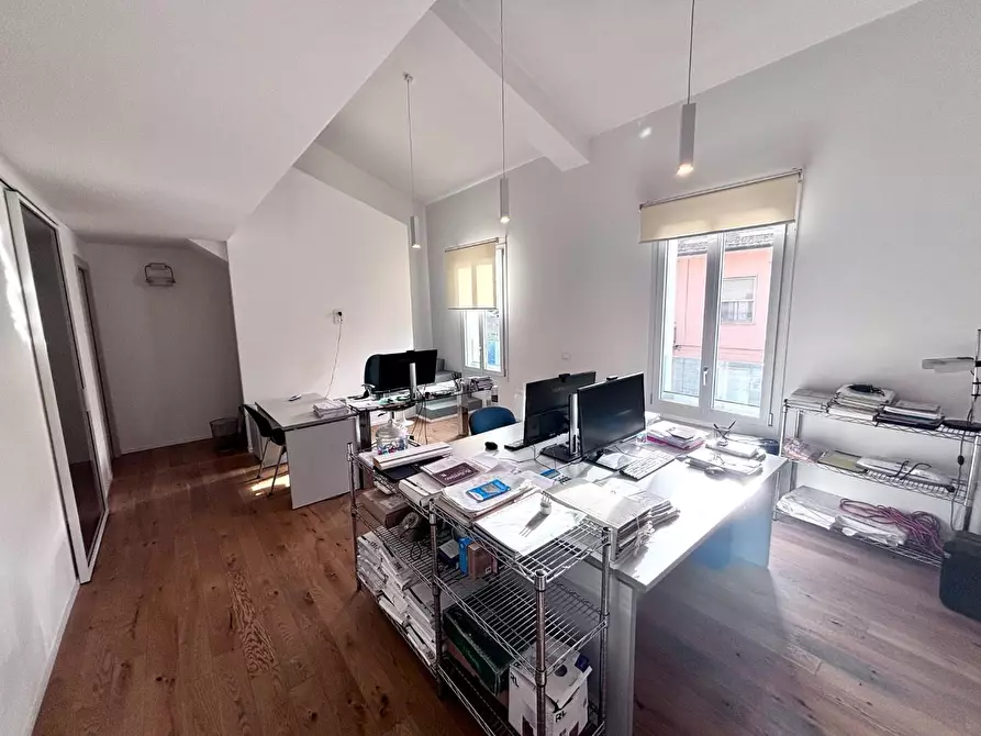 Immagine 1 di Appartamento in vendita  a Pontedera