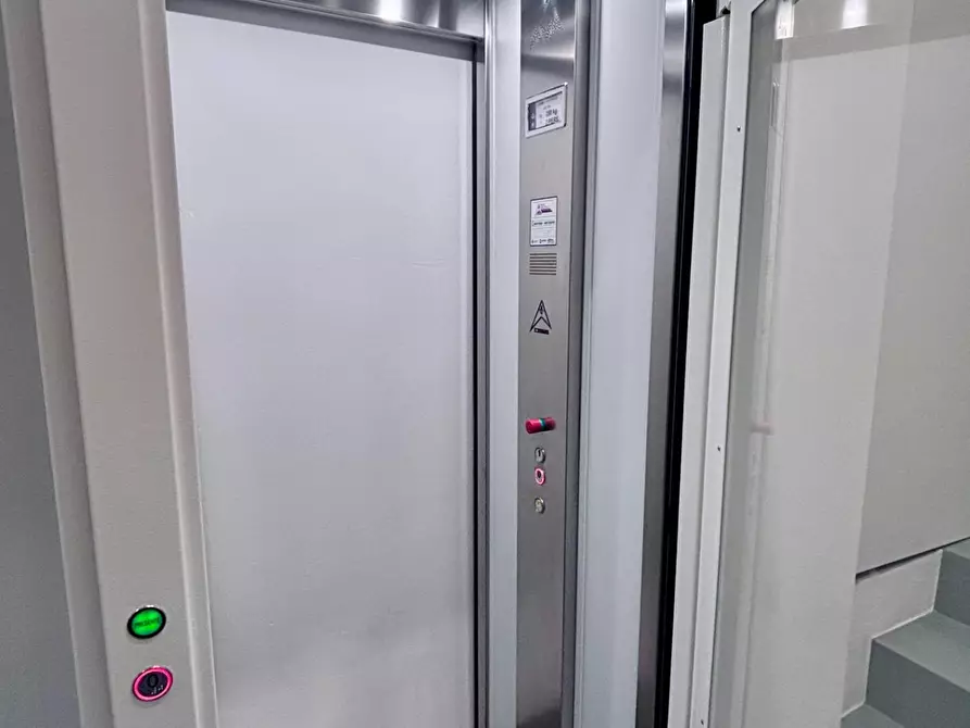 Immagine 9 di Appartamento in vendita  a Pontedera