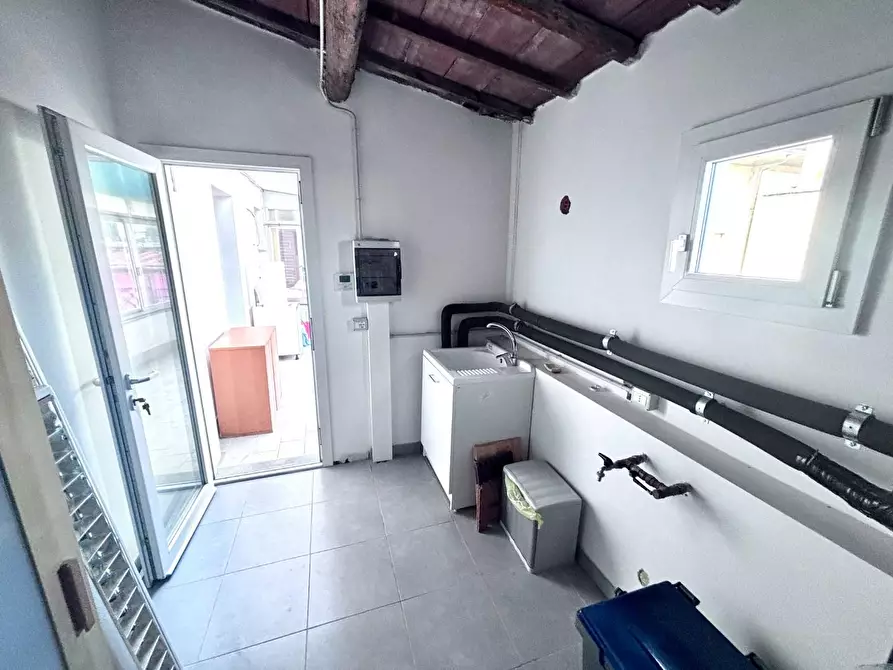 Immagine 25 di Appartamento in vendita  a Pontedera