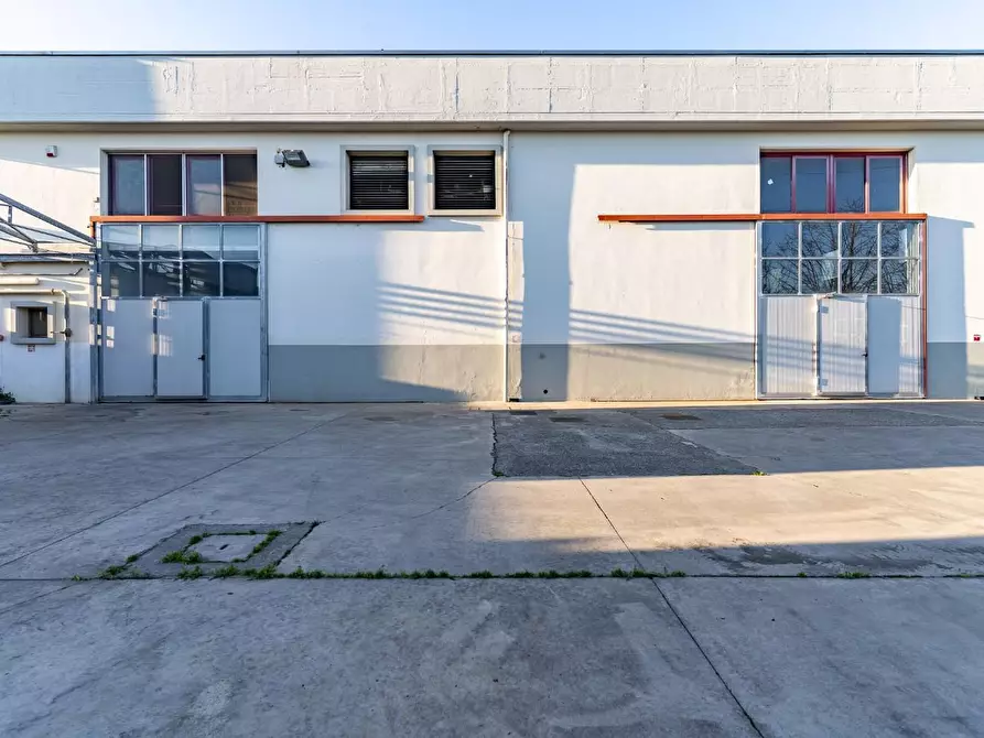 Immagine 7 di Attività artigianale in vendita  a Empoli