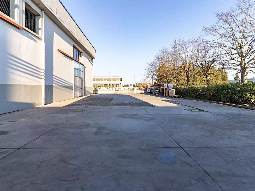 Immagine 8 di Attività artigianale in vendita  a Empoli