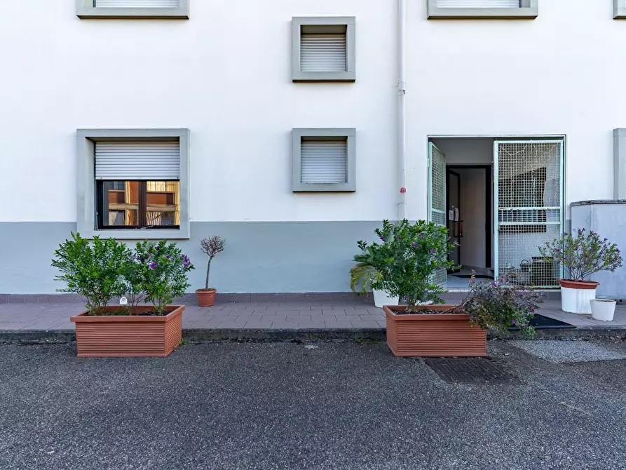 Immagine 12 di Attività artigianale in vendita  a Empoli