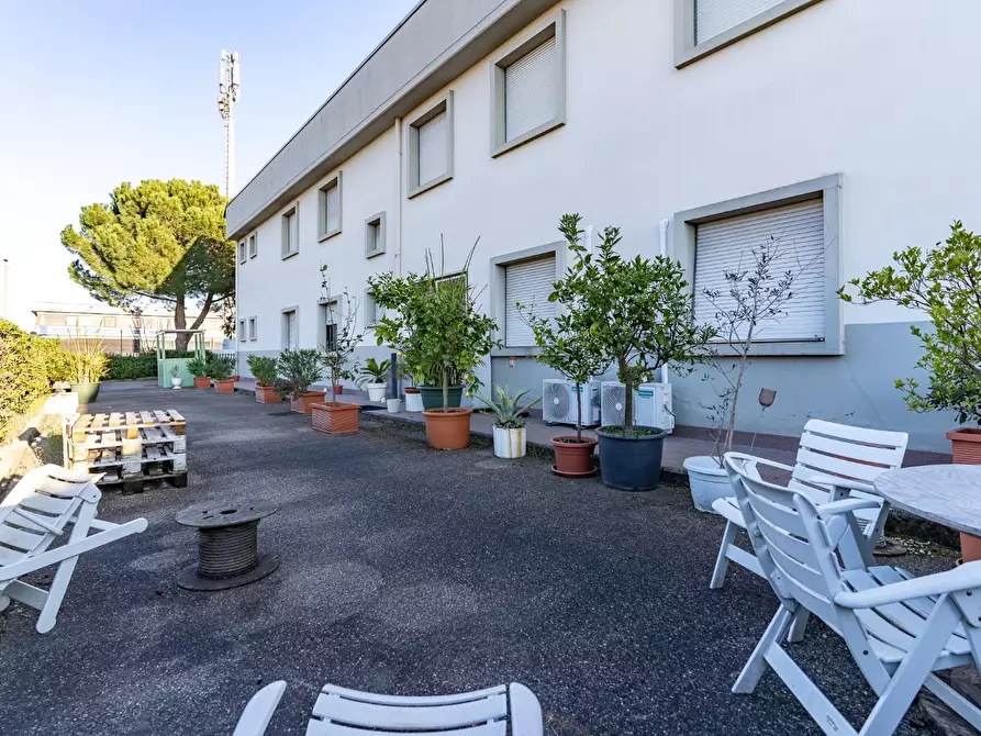 Immagine 15 di Attività artigianale in vendita  a Empoli