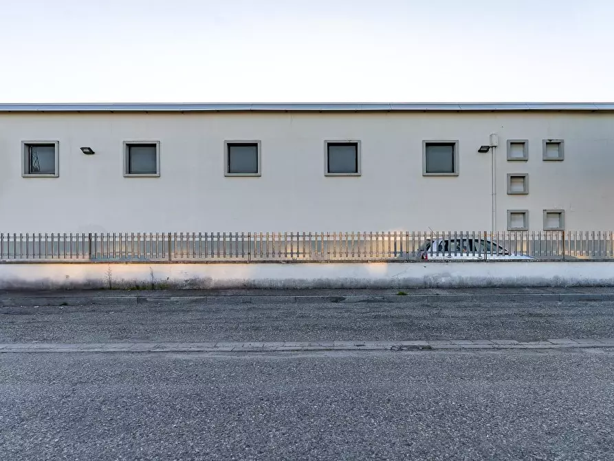 Immagine 3 di Attività artigianale in vendita  a Empoli