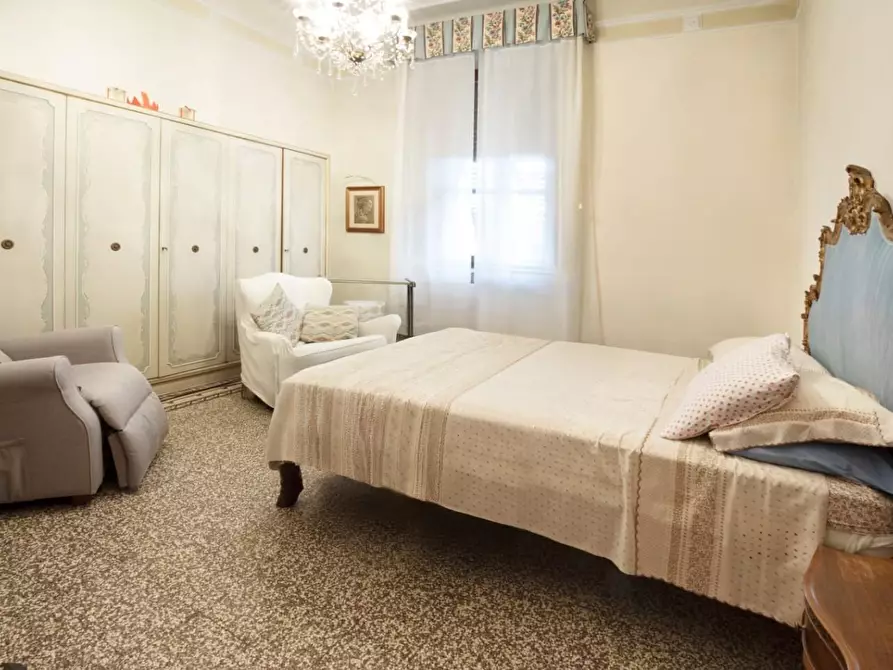 Immagine 29 di Villa in vendita  a Lucca