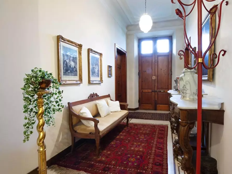 Immagine 10 di Villa in vendita  a Lucca