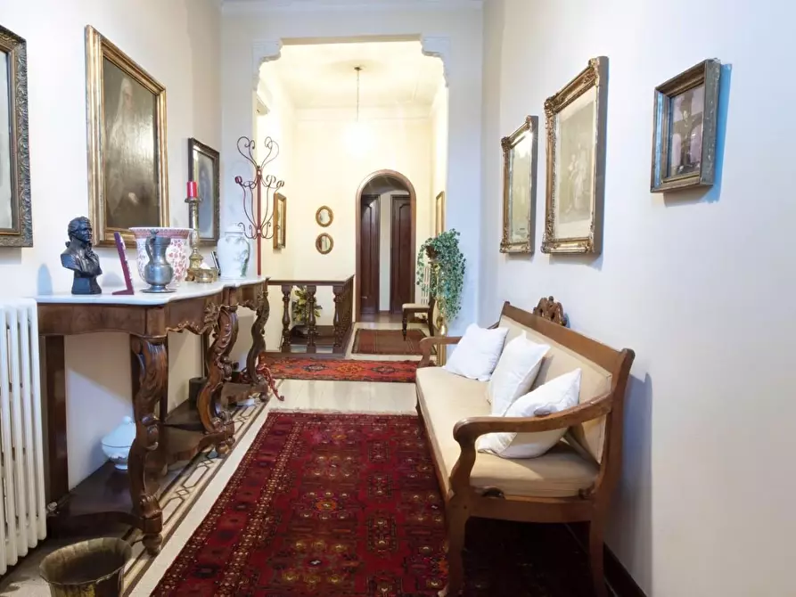 Immagine 9 di Villa in vendita  a Lucca