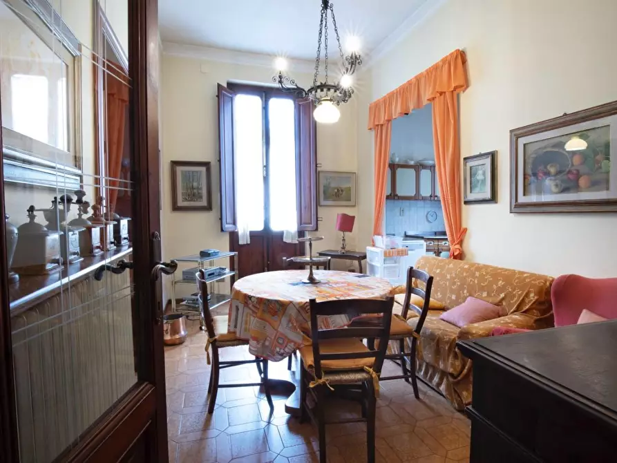 Immagine 18 di Villa in vendita  a Lucca