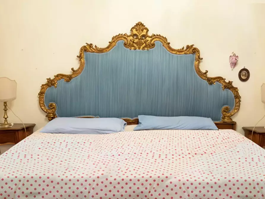 Immagine 28 di Villa in vendita  a Lucca