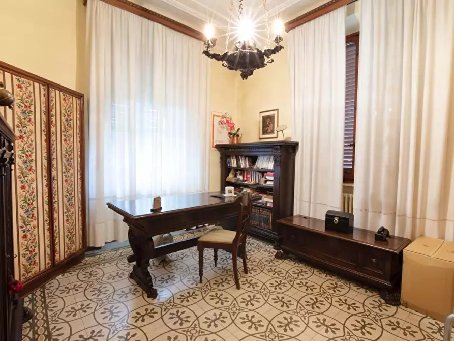 Immagine 17 di Villa in vendita  a Lucca