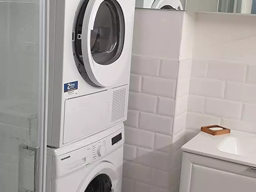 Immagine 11 di Loft/Open space in vendita  a Carrara