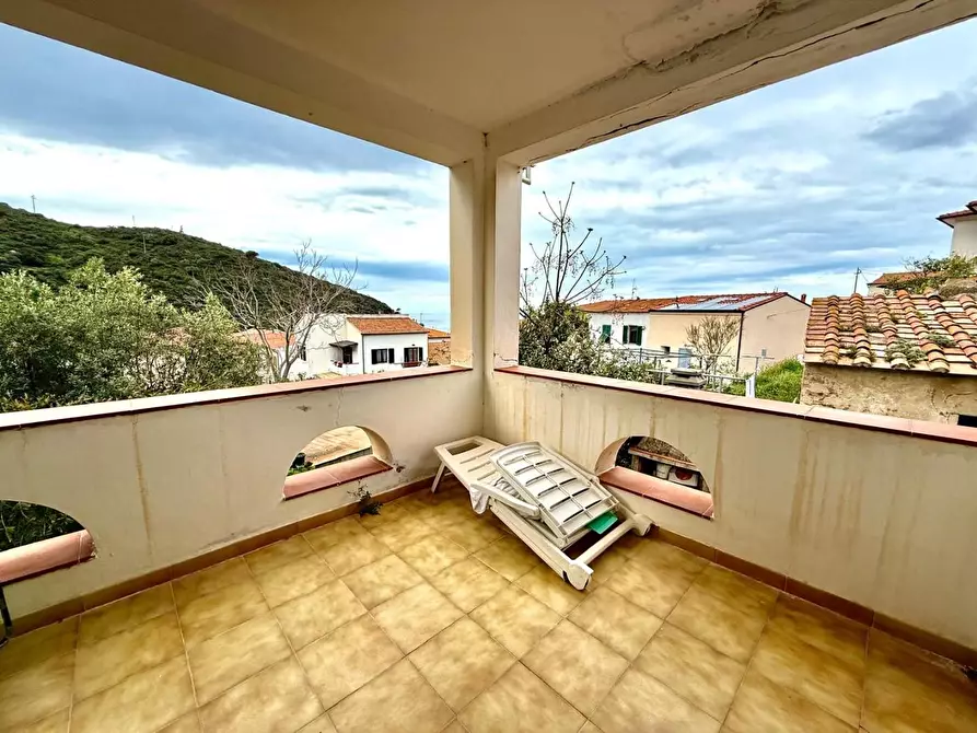 Immagine 2 di Appartamento in vendita  a Marciana