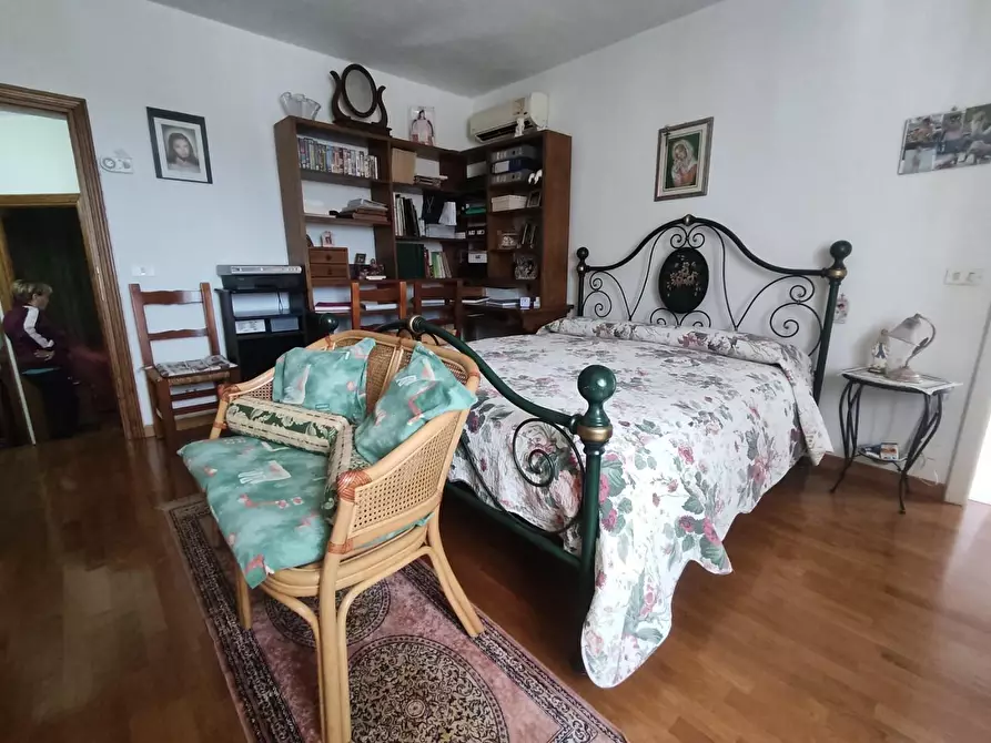 Immagine 14 di Appartamento in vendita  a Pietrasanta