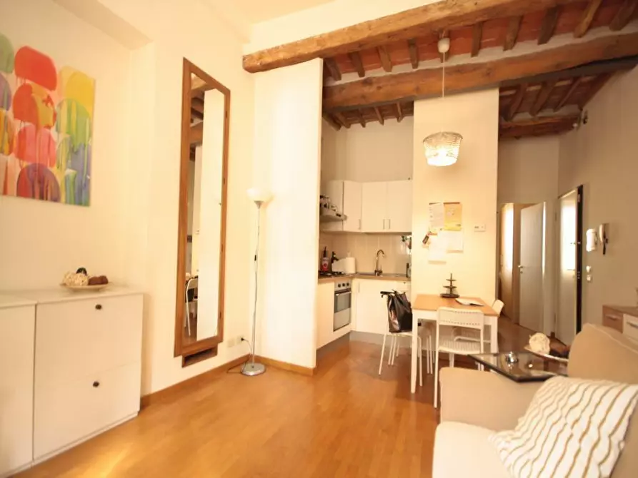 Immagine 49 di Appartamento in vendita  a Lucca