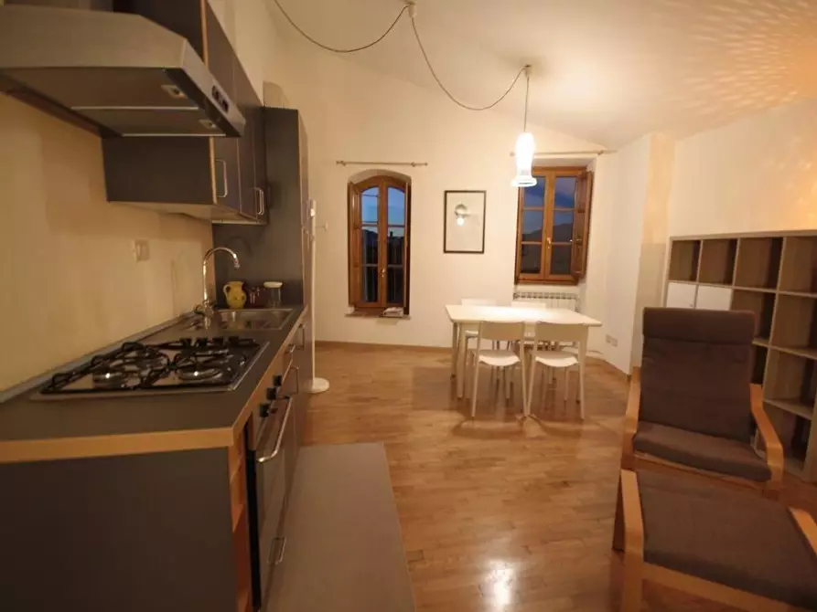 Immagine 14 di Appartamento in vendita  a Lucca