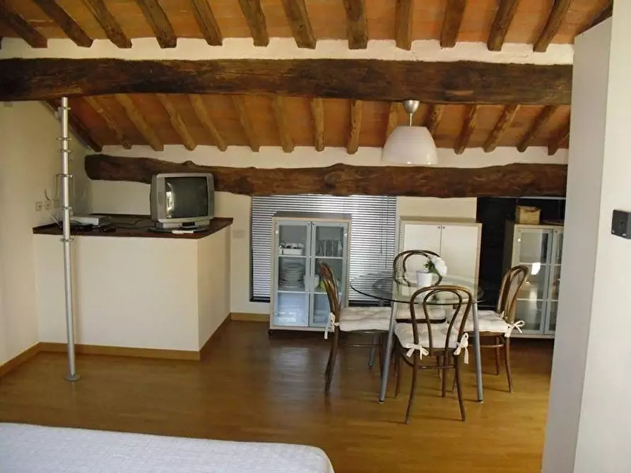 Immagine 31 di Appartamento in vendita  a Lucca