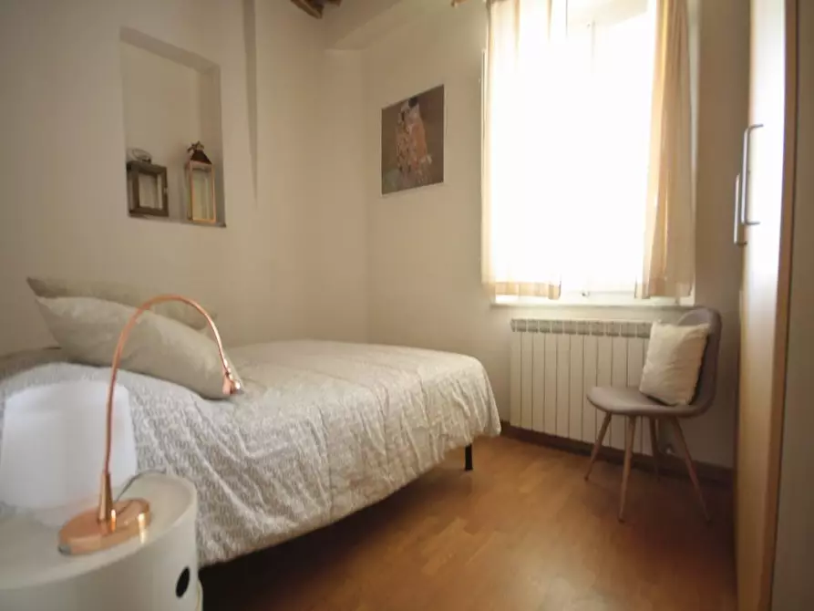 Immagine 51 di Appartamento in vendita  a Lucca
