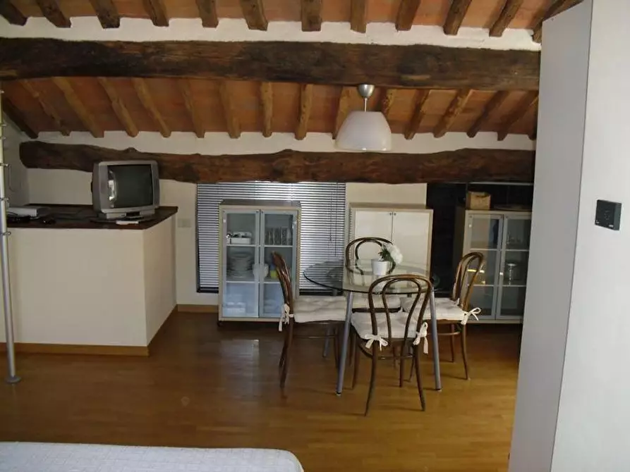 Immagine 35 di Appartamento in vendita  a Lucca