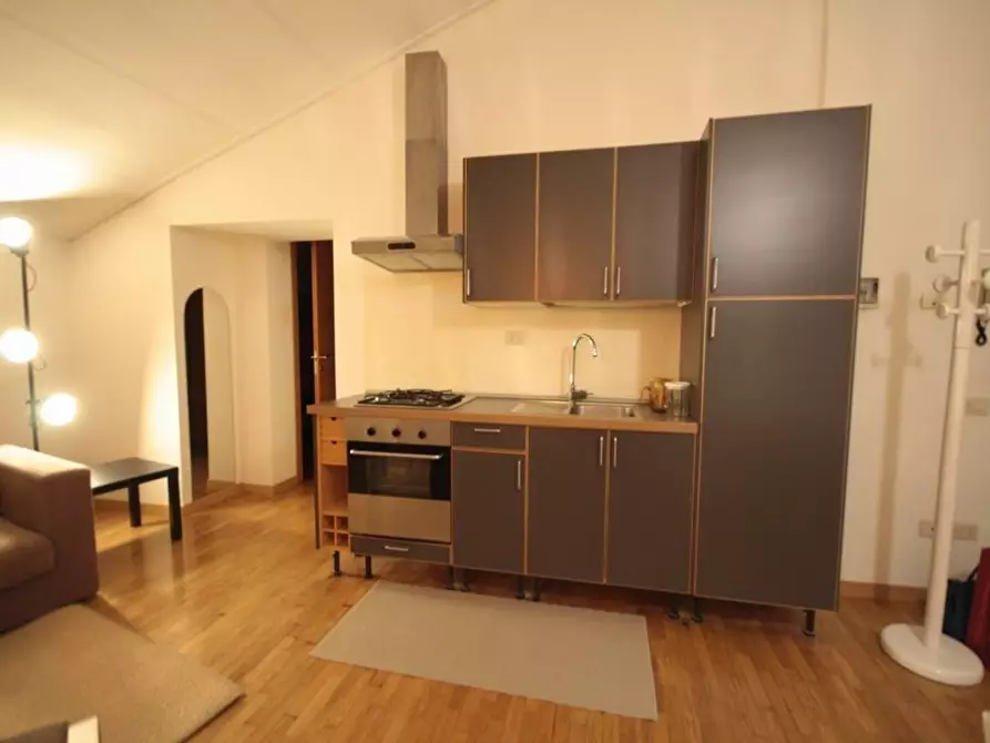 Immagine 5 di Appartamento in vendita  a Lucca