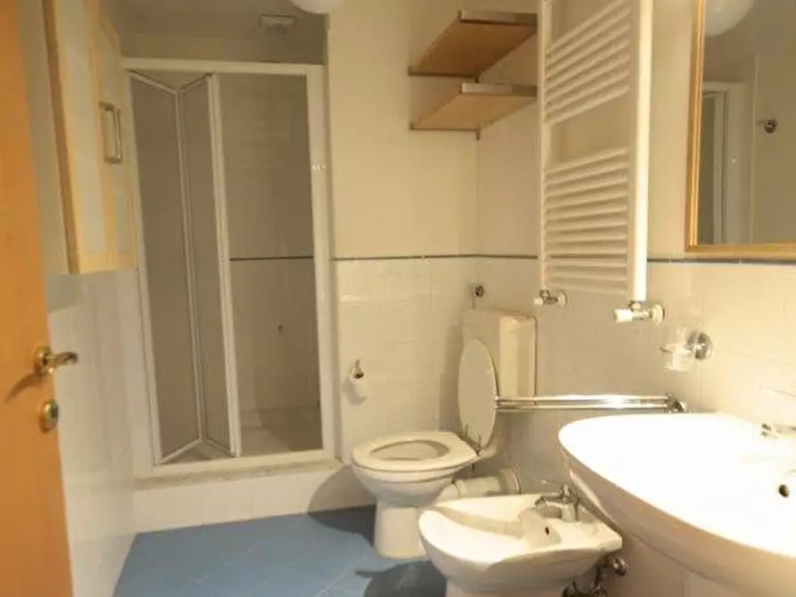 Immagine 4 di Appartamento in vendita  a Lucca