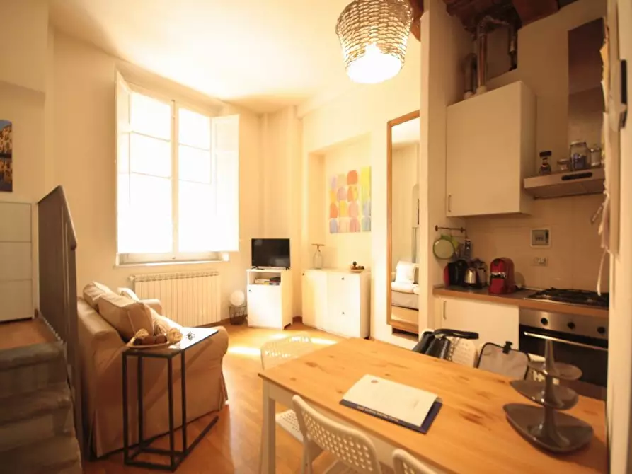 Immagine 43 di Appartamento in vendita  a Lucca