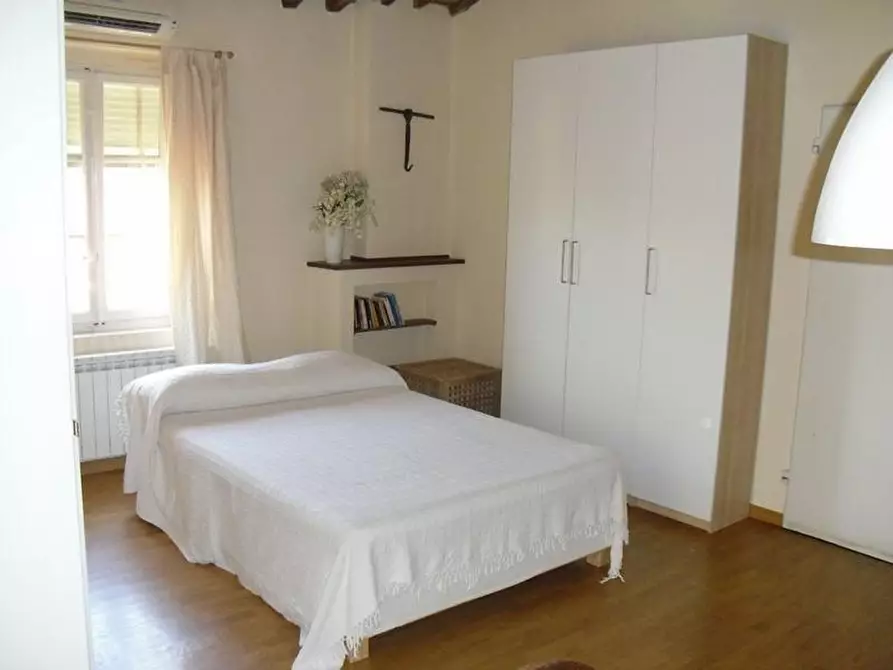 Immagine 32 di Appartamento in vendita  a Lucca