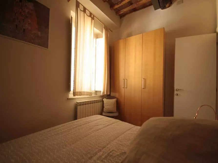Immagine 53 di Appartamento in vendita  a Lucca