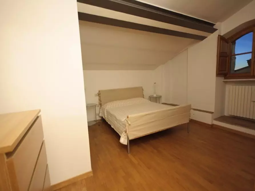 Immagine 19 di Appartamento in vendita  a Lucca