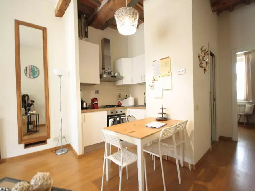 Immagine 46 di Appartamento in vendita  a Lucca