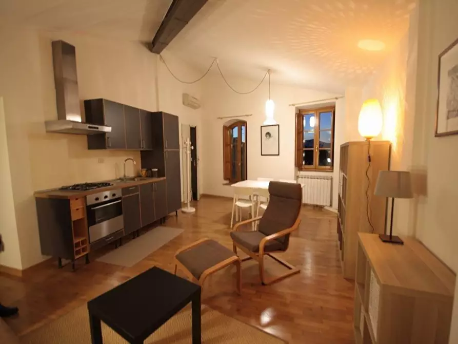 Immagine 6 di Appartamento in vendita  a Lucca