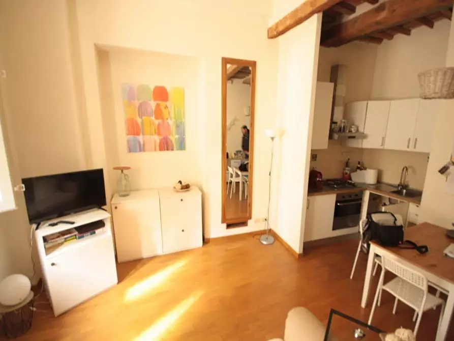 Immagine 42 di Appartamento in vendita  a Lucca