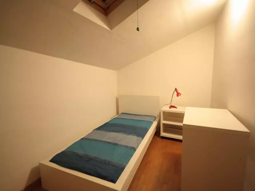 Immagine 8 di Appartamento in vendita  a Lucca