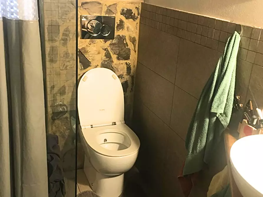 Immagine 7 di Casa indipendente in vendita  a Camaiore