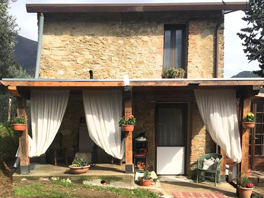 Immagine 11 di Casa indipendente in vendita  a Camaiore