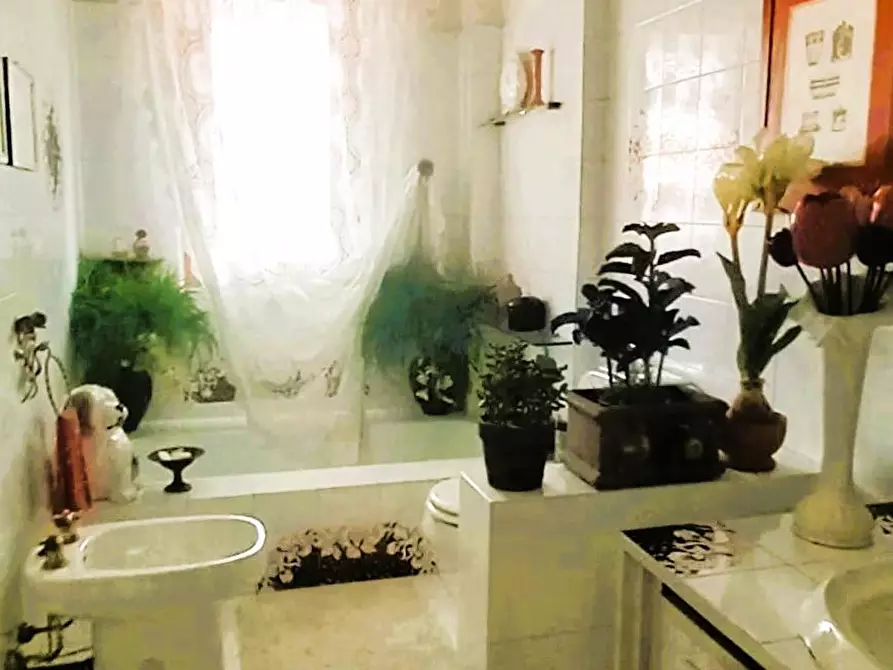 Immagine 16 di Villetta a schiera in vendita  a Carrara