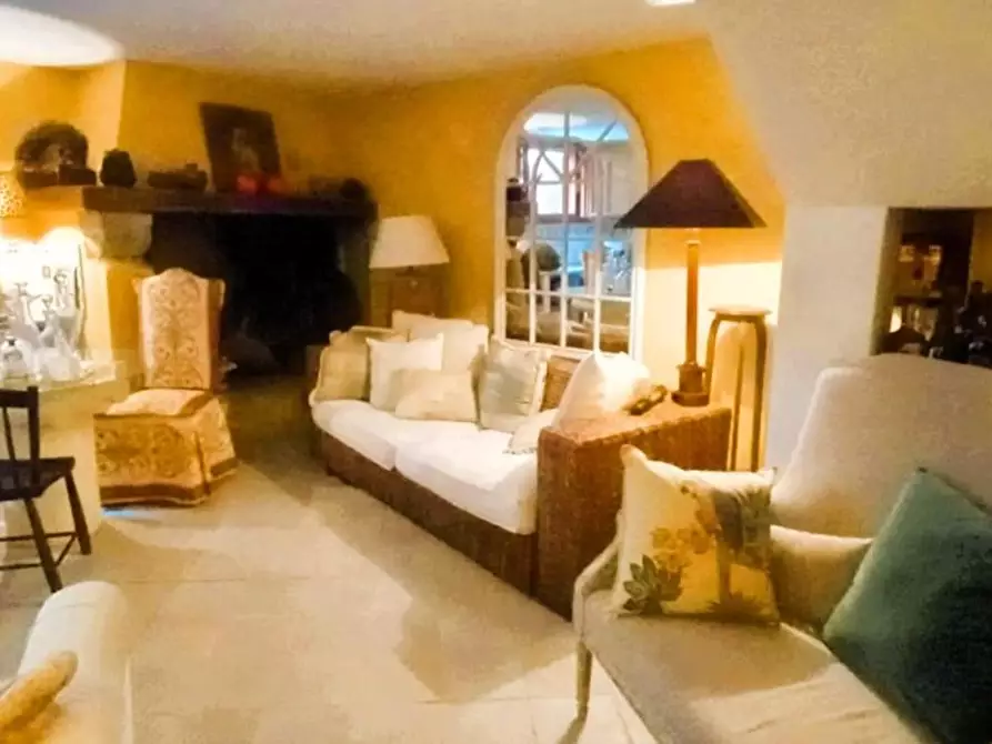 Immagine 25 di Villetta a schiera in vendita  a Carrara