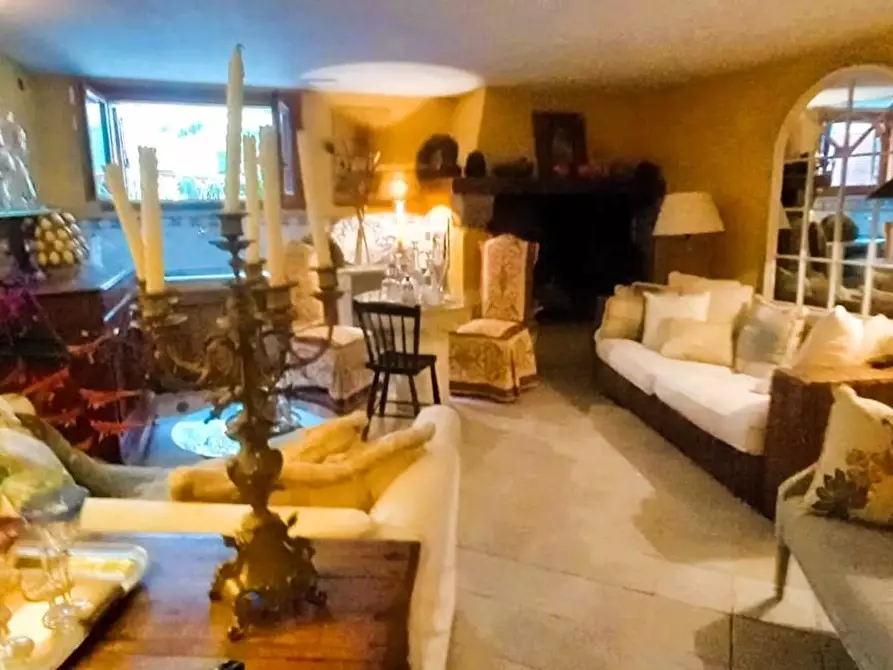 Immagine 23 di Villetta a schiera in vendita  a Carrara