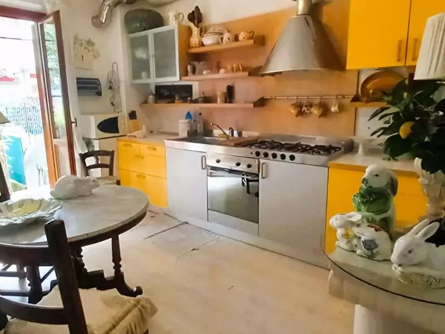 Immagine 4 di Villetta a schiera in vendita  a Carrara