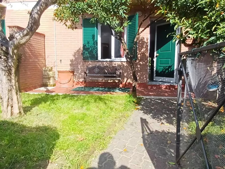 Immagine 4 di Villetta a schiera in vendita  a Massa