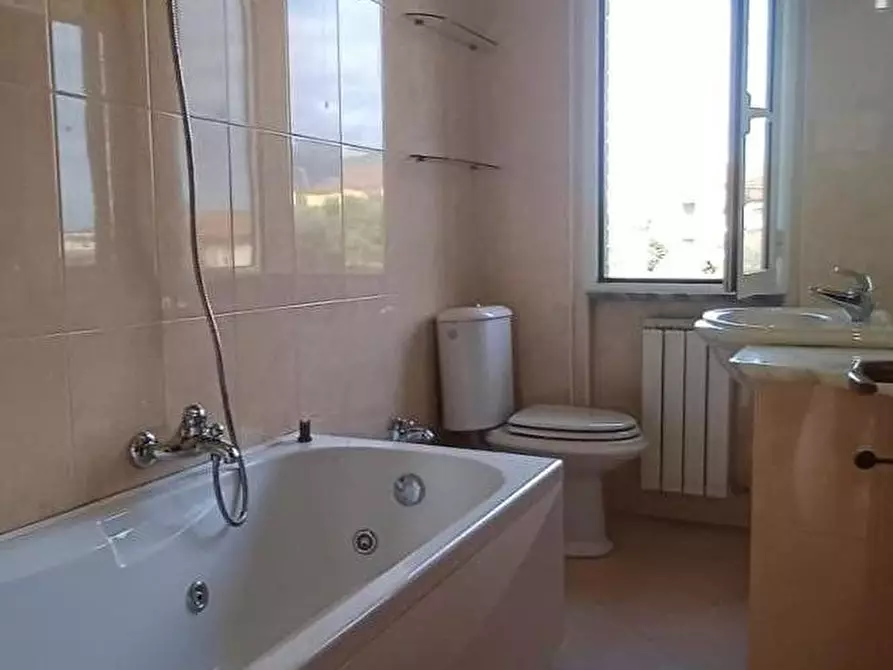 Immagine 13 di Villetta a schiera in vendita  a Massa