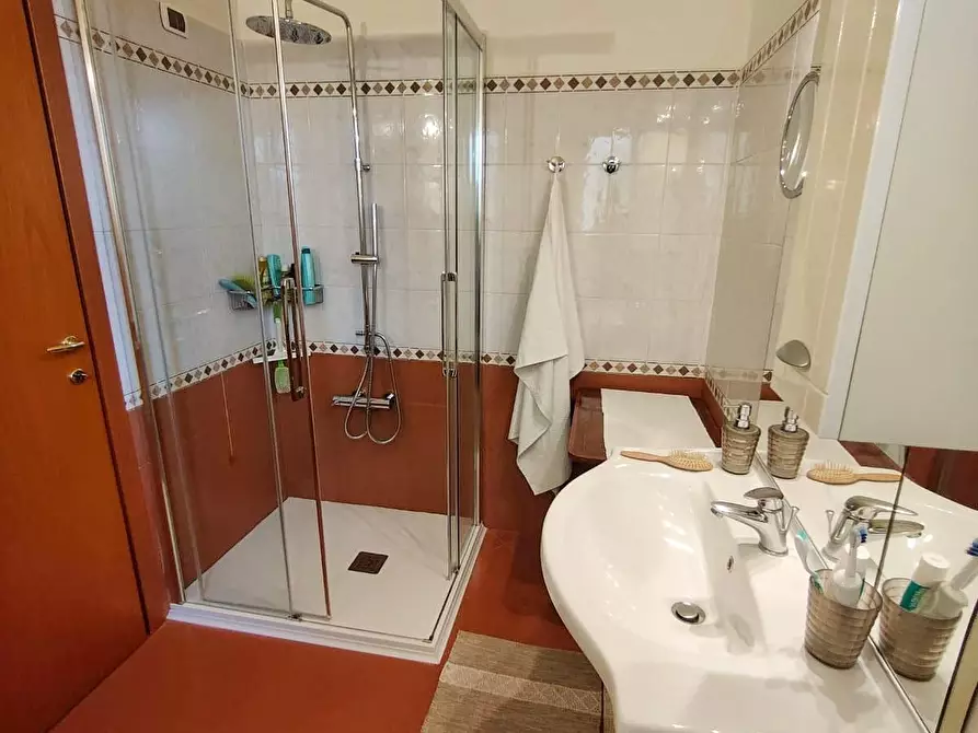 Immagine 18 di Mansarda in vendita  a Viareggio