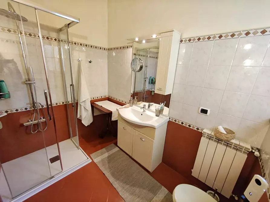 Immagine 19 di Mansarda in vendita  a Viareggio