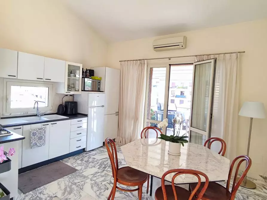 Immagine 9 di Mansarda in vendita  a Viareggio