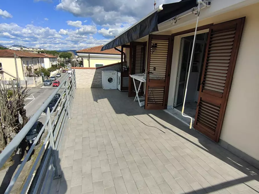 Immagine 21 di Mansarda in vendita  a Viareggio