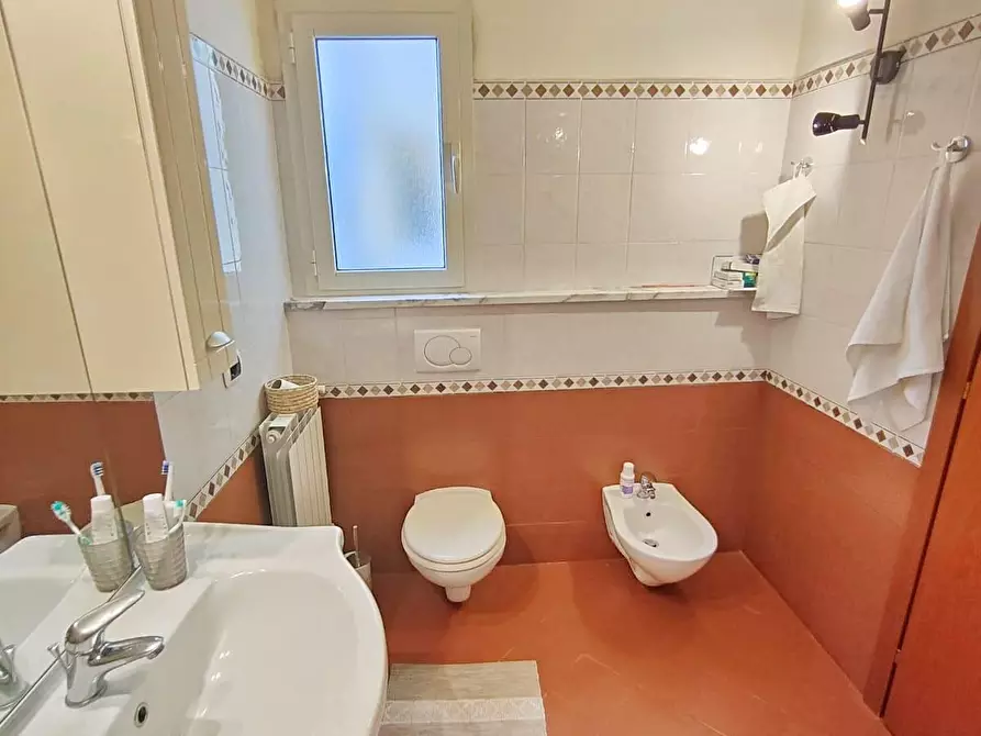 Immagine 20 di Mansarda in vendita  a Viareggio