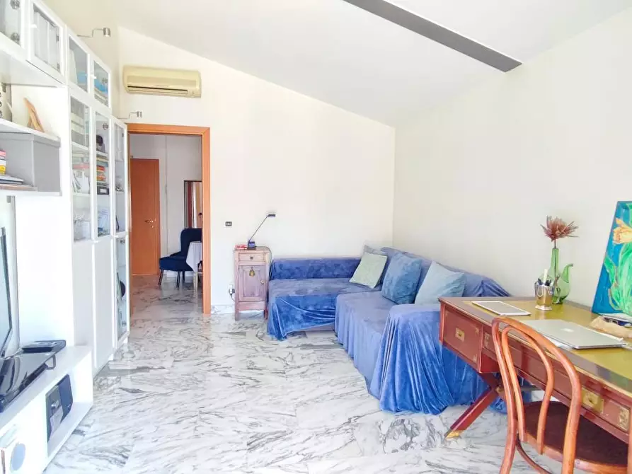 Immagine 15 di Mansarda in vendita  a Viareggio