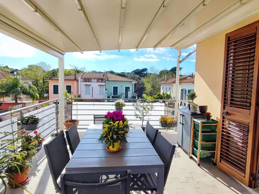 Immagine 23 di Mansarda in vendita  a Viareggio