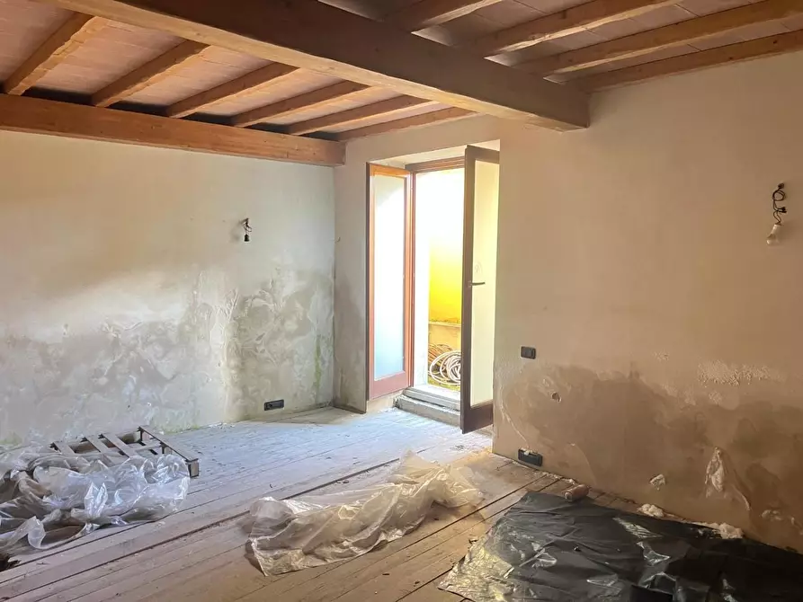 Immagine 8 di Magazzino in vendita  a Carrara