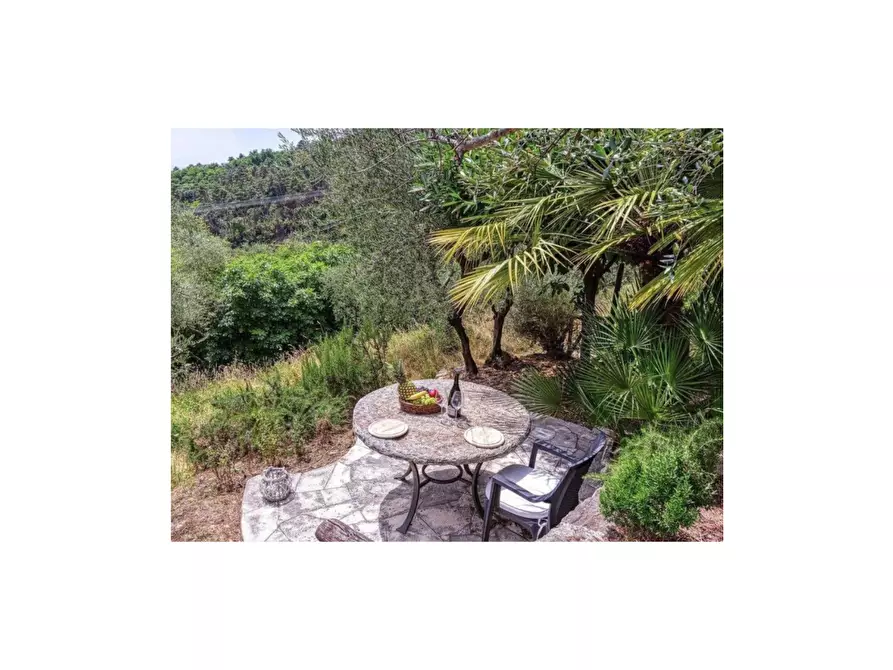 Immagine 15 di Casa semindipendente in vendita  a Camaiore