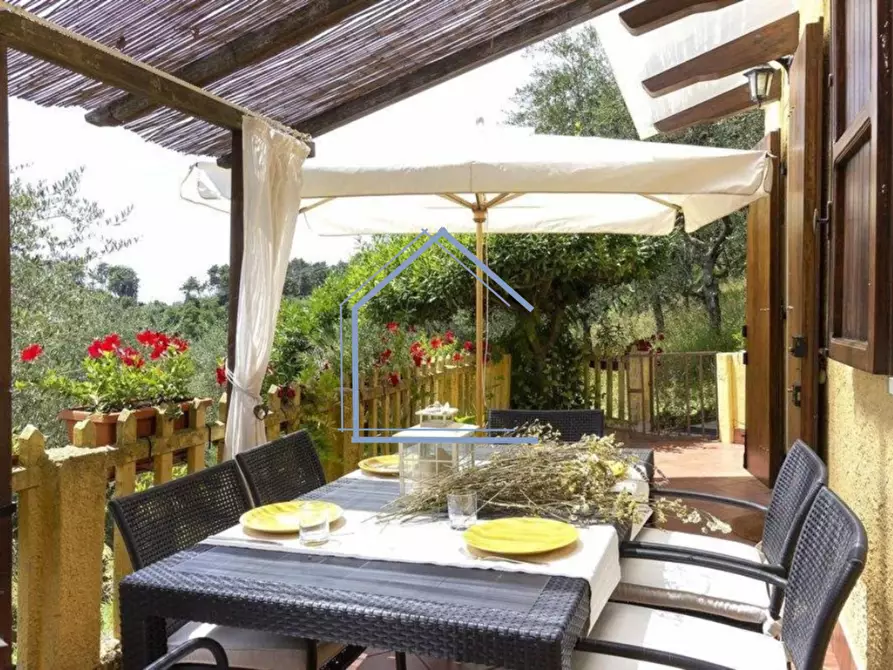 Immagine 14 di Casa semindipendente in vendita  a Camaiore